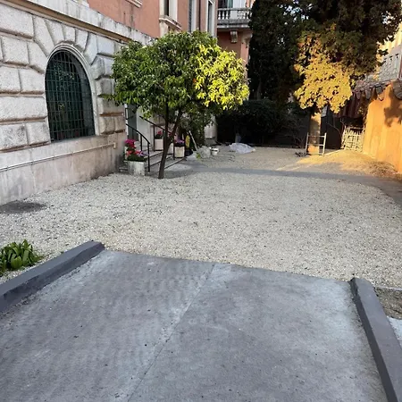 Guest house Domus Giulio *